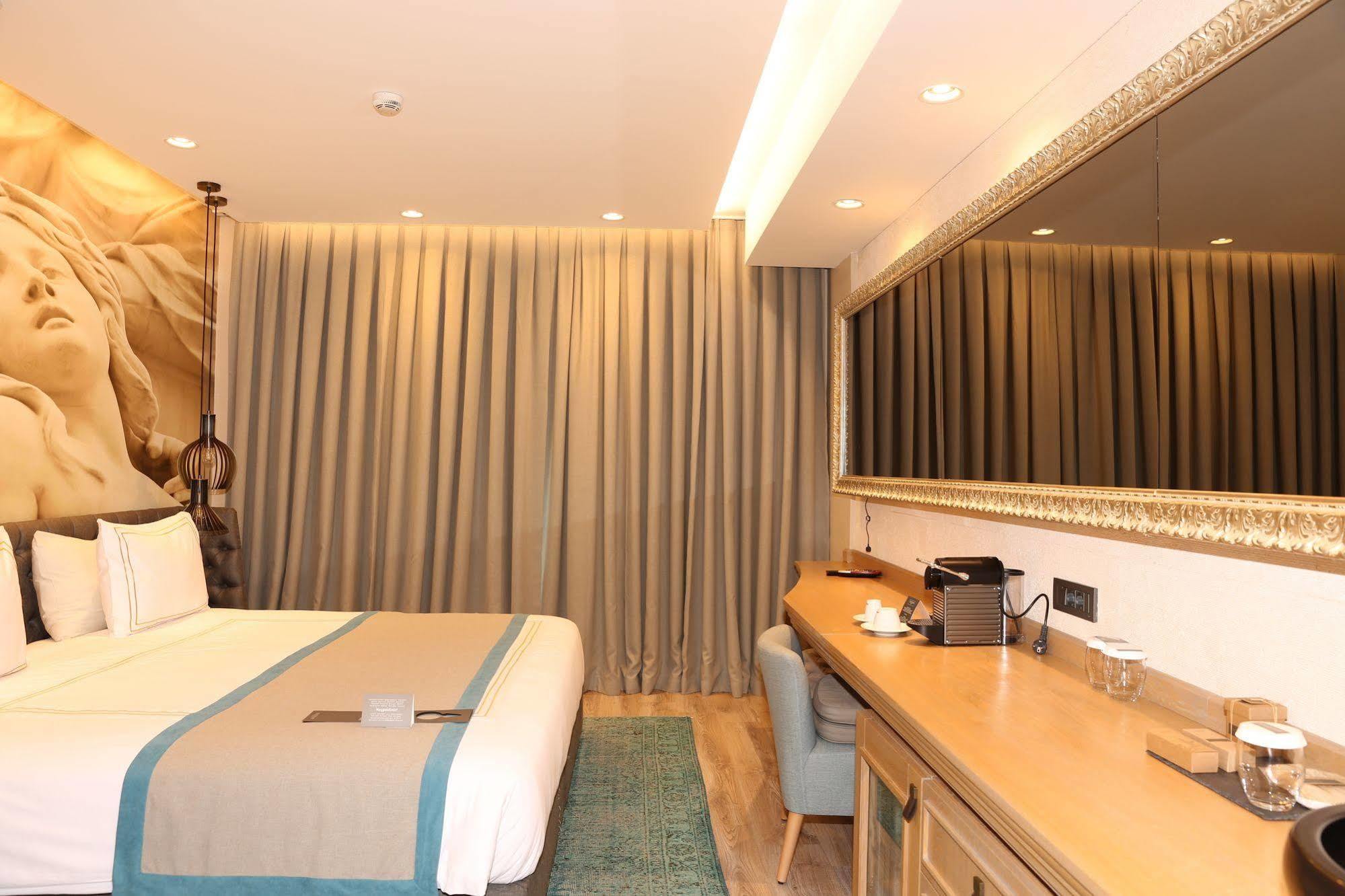 Eskiceshme Marina Hotel